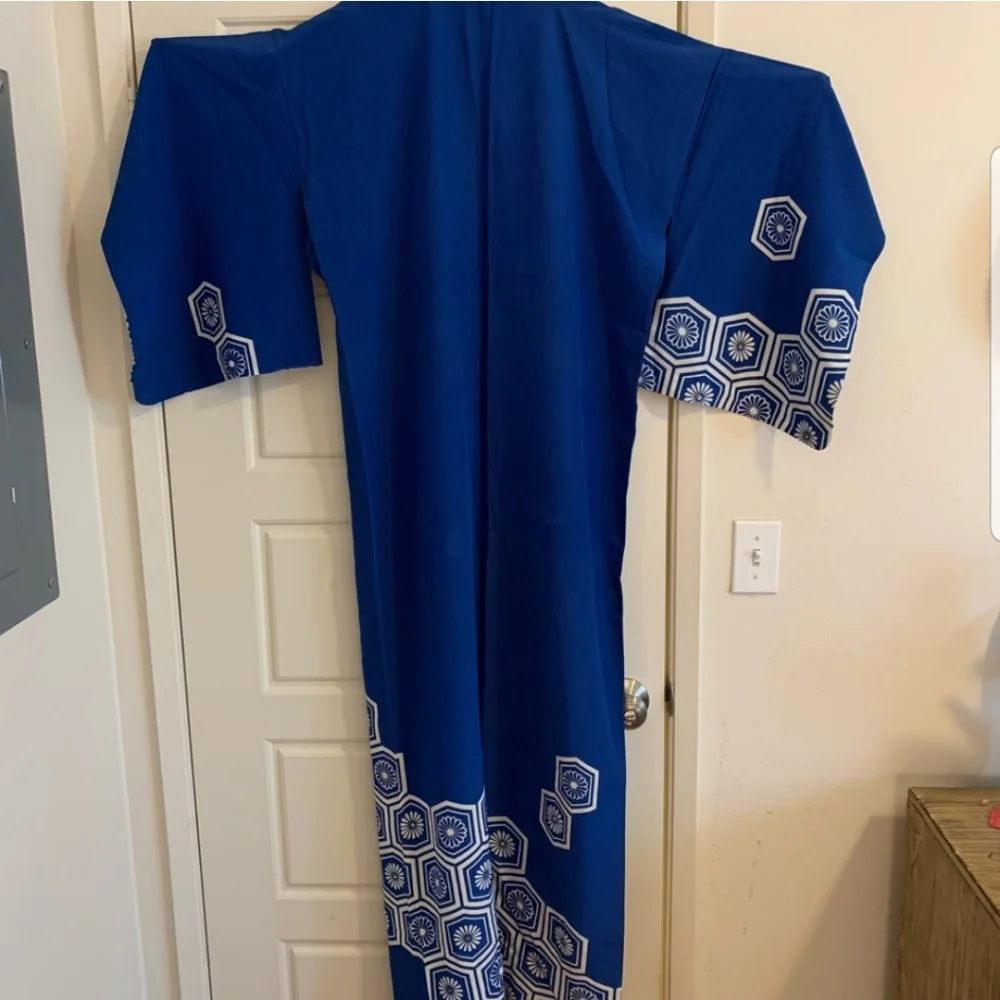 Vintage Kimono - Picture 2 of 5